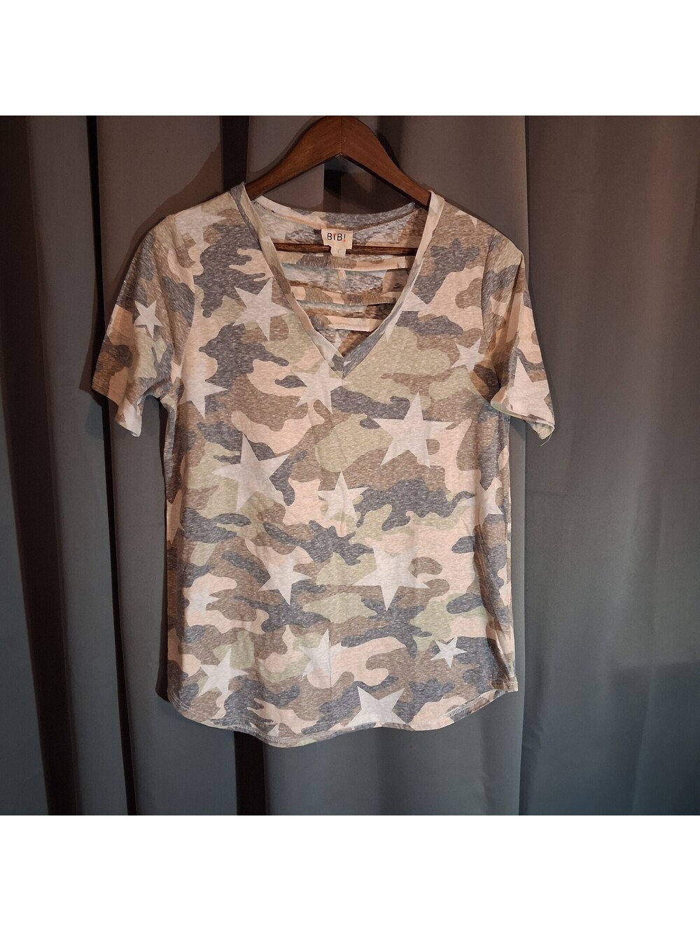 BiBi Women's Medium Camouflage Star Print V-Neck Top with Cutout Detail